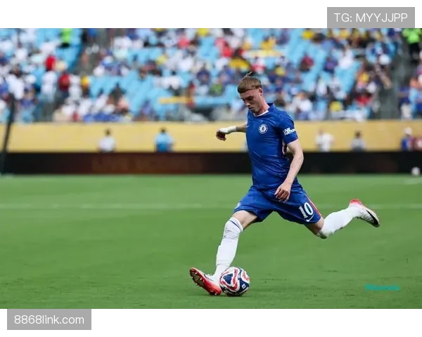 恩佐回撤接应主导中场，关键战出球成功率超90%背后的组织逻辑