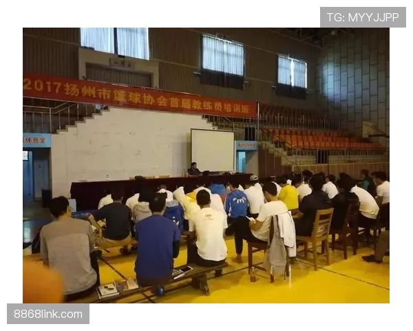 教练区规则拆解：技术区内哪些行为会被裁判警告？