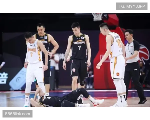 角旗规则到底怎么判？关键点全解析，裁判其实这样看！